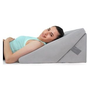 Bed wedge pillow